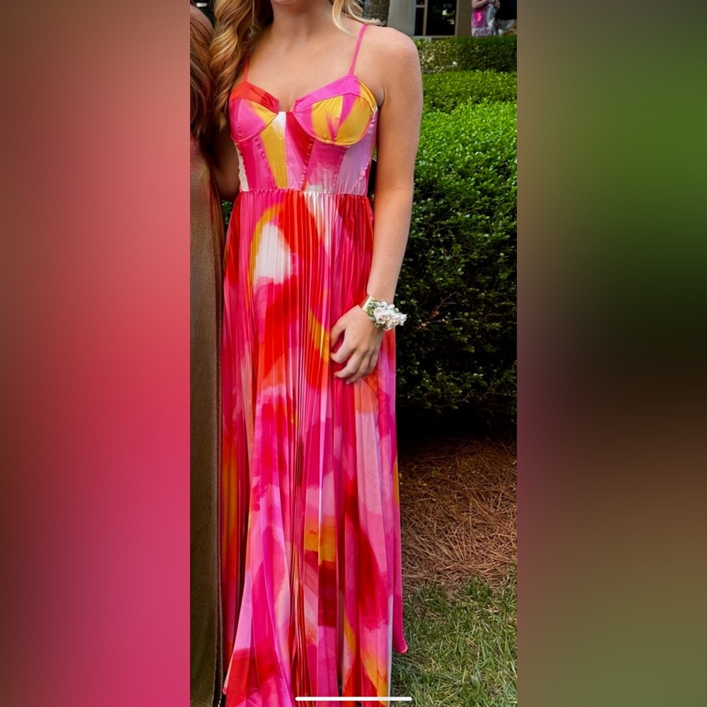 Hutch gown size 0